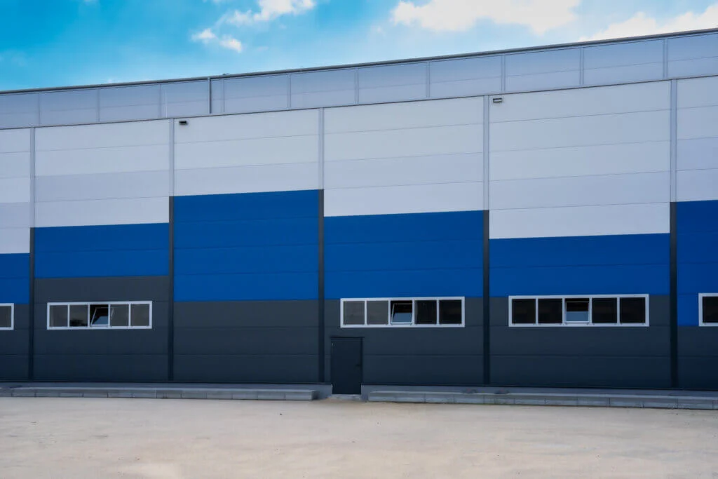 Does a sandwich panel façade have to be grey? Definitely not!